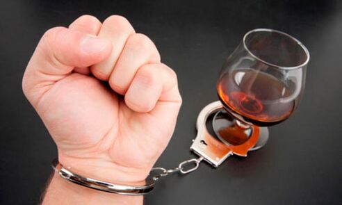 moški, odvisnik od alkohola, kako prenehati s pitjem