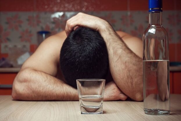 Moški alkoholizem, ki vodi do usodnih posledic za telo